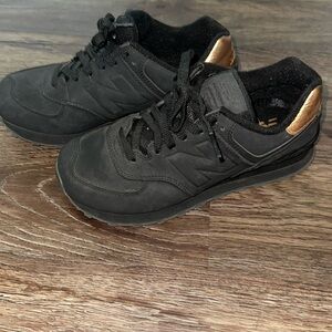 ❤️ EUC Old School New Balance Sneakers